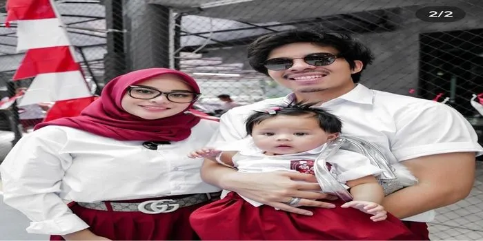 pasangan Aurel, Atta Halilintar dan anaknya Ameena menggelar lomba 17 Agustusan