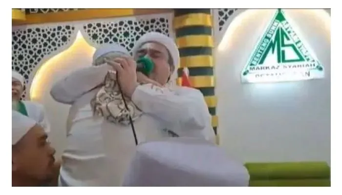 Momen Haru dan Pelukan Hangat Habib Rizieq Sambut Kebebasan Habib Bahar