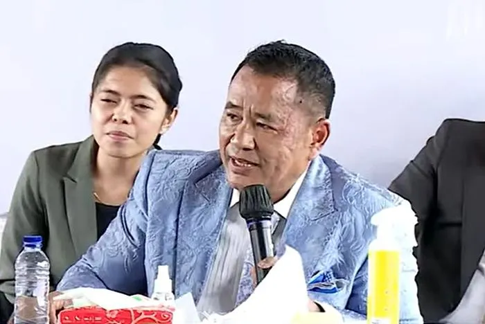Hotman Paris jadi pengacara Teddy Minahasa.