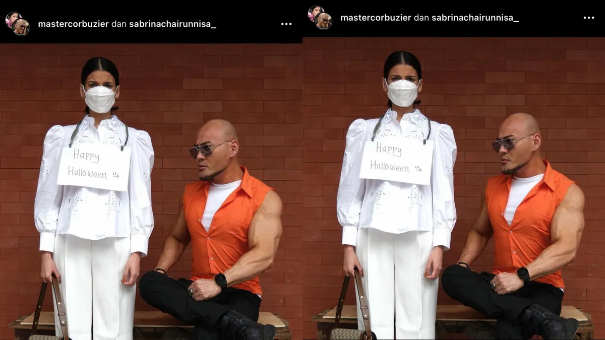 Deddy Corbuzier dan Sabrina Chairunnisa cosplay menjadi terdakwa Ferdy Sambo dan Putri Candrawathi saat melakukan rekonstruksi.