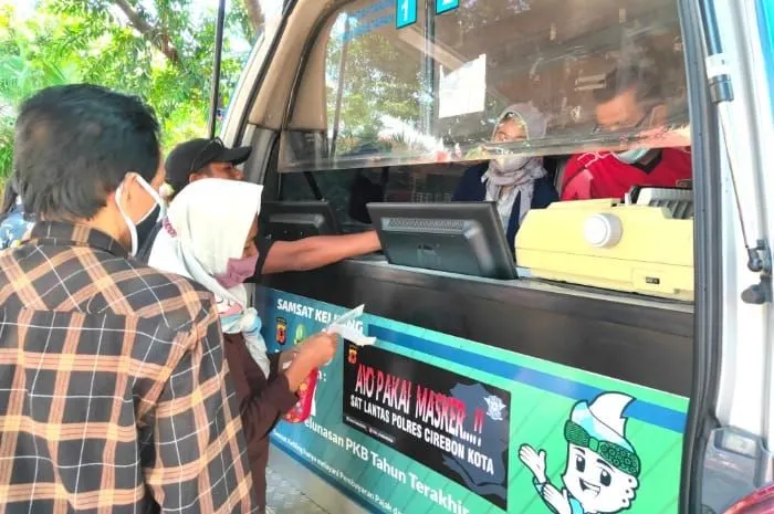 Pelayanan Samsat Keliling Kuningan untuk pembayaran pajak kendaraan bermotor tahunan yang disediakan Badan Pendapatan Daerah (Bapenda) Jawa Barat.