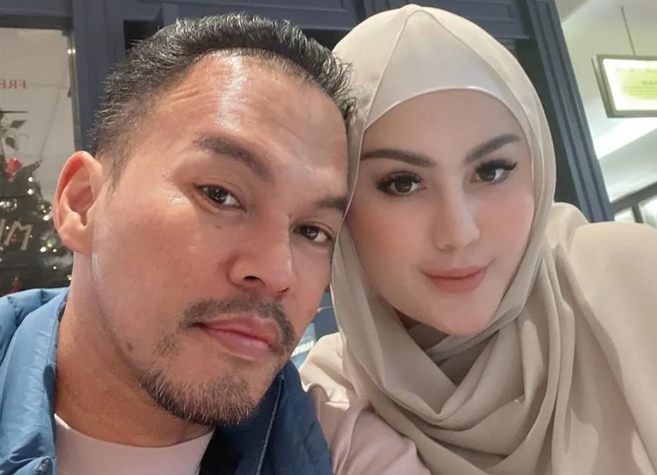 Faisal Harris DAN Jennifer Dunn