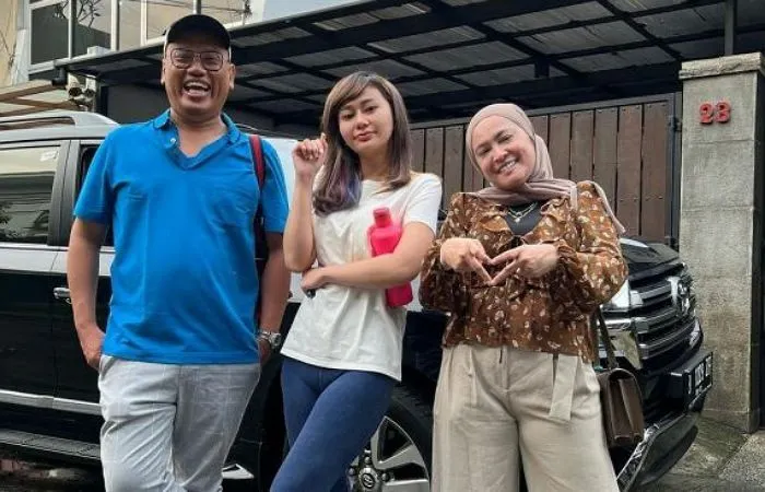 Terpopuler! Namanya Dibawa-bawa Terkait Masalah RD, Uya Kuya Sentil Denise Chariesta dan Sebut Sudah Kelewatan