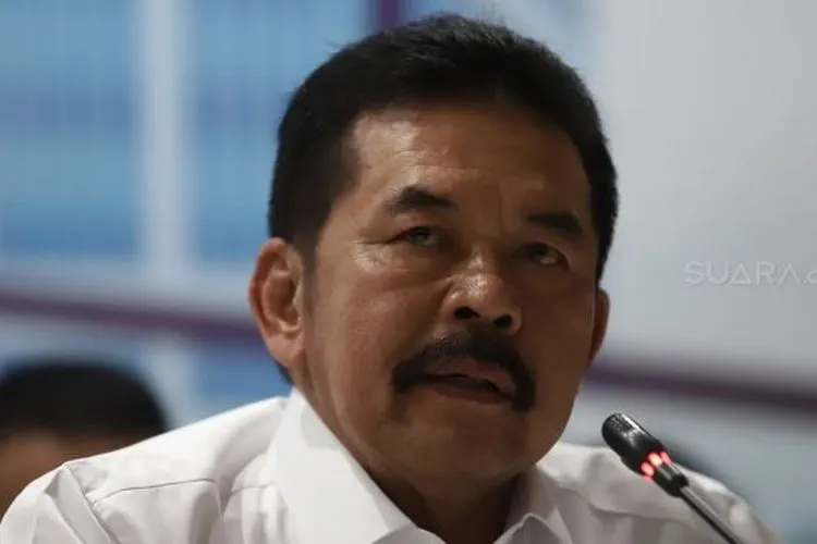 Jaksa Agung RI Burhanuddin memberi keterangan pers di Kantor Pusat BPK RI, Jakarta Pusat, Rabu (8/1). [Suara.com/Angga Budhiyanto]