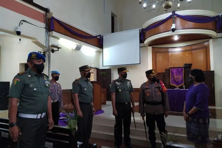 Kapolresta Bogor Kota, Kombes Pol Susatyo Purnomo Condro bersama Danrem 061/Surya Kancana Brigjen TNI Achmad Fauzi, saat melakukan kunjungan pengamanan.