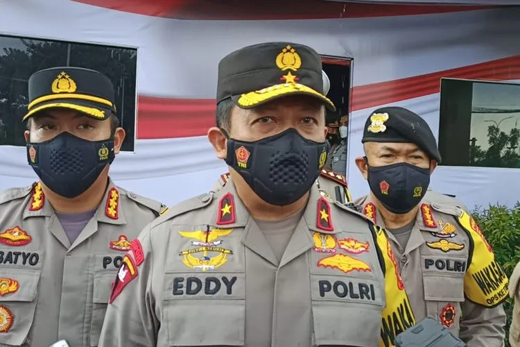 Wakapolda Jawa Barat, Brigjen Pol Eddy Sumitro saat menyambangi pos penyekatan mudik lebaran di Gerbang Tol Bogor di Baranangsiang, Kecamatan Bogor Timur, Kota Bogor