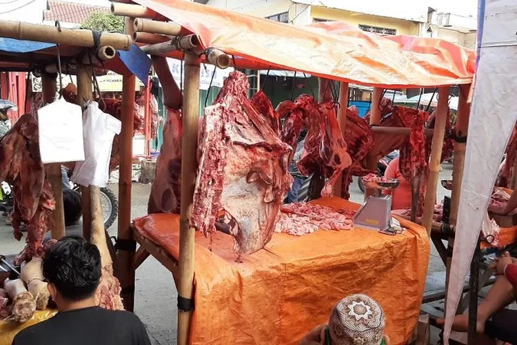 Pedagang daging sapi di salah satu pasar tradisional di Kabupaten Bogor/ayobogor/yogi faisal