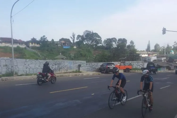 Kondisi terkini Jalan Raya Puncak Kabupaten Bogor, pada H+1 lebaran