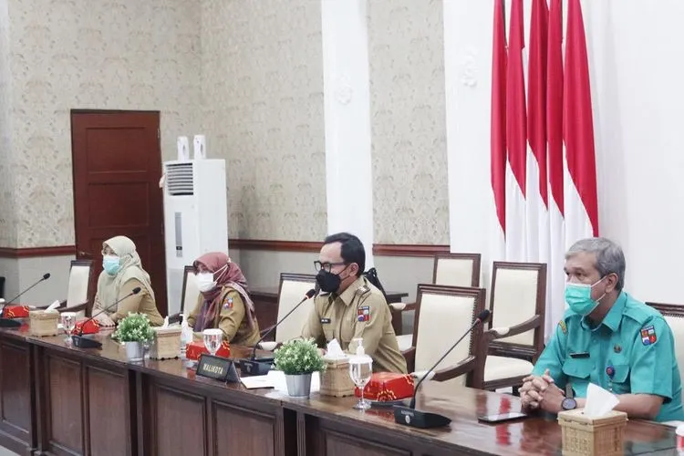 Satgas Covid-19 Kota Bogor saat menggelar rapat evaluasi penanganan Covid-19. (Dok. Pemkot Bogor)