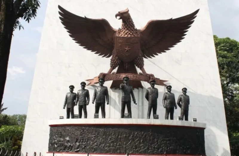 Monumen Pancasila Sakti, tempat G30S PKI terjadi.