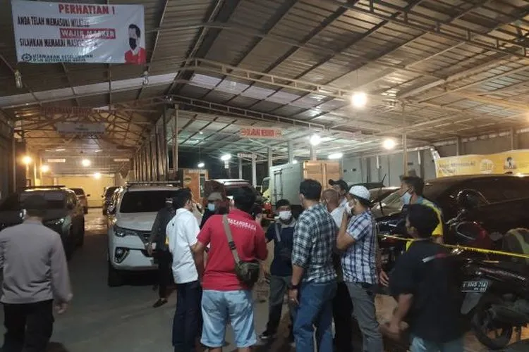 Jajaran Polresta Bogor Kota saat melakukan pemeriksaan di lokasi penemuan jasad wanita