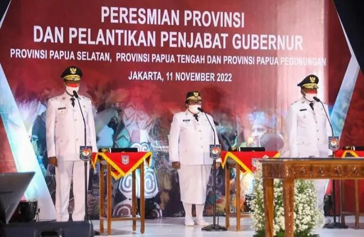 Resmi dilantik tiga gubernur daerah otonomi baru atau DOB Papua di Kantor Kemendagri