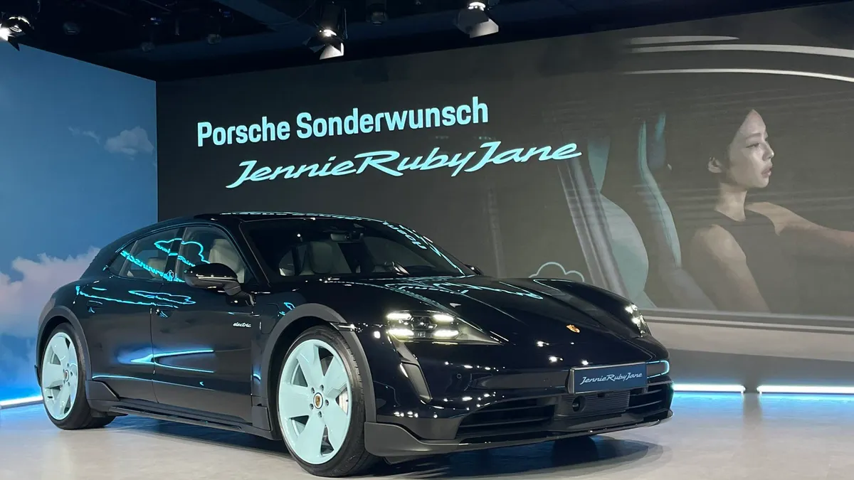 Keren! Jennie BLACKPINK Kolaborasi dengan Porsche Luncurkan Mobil Seri Taycan 4S Cross Turismo