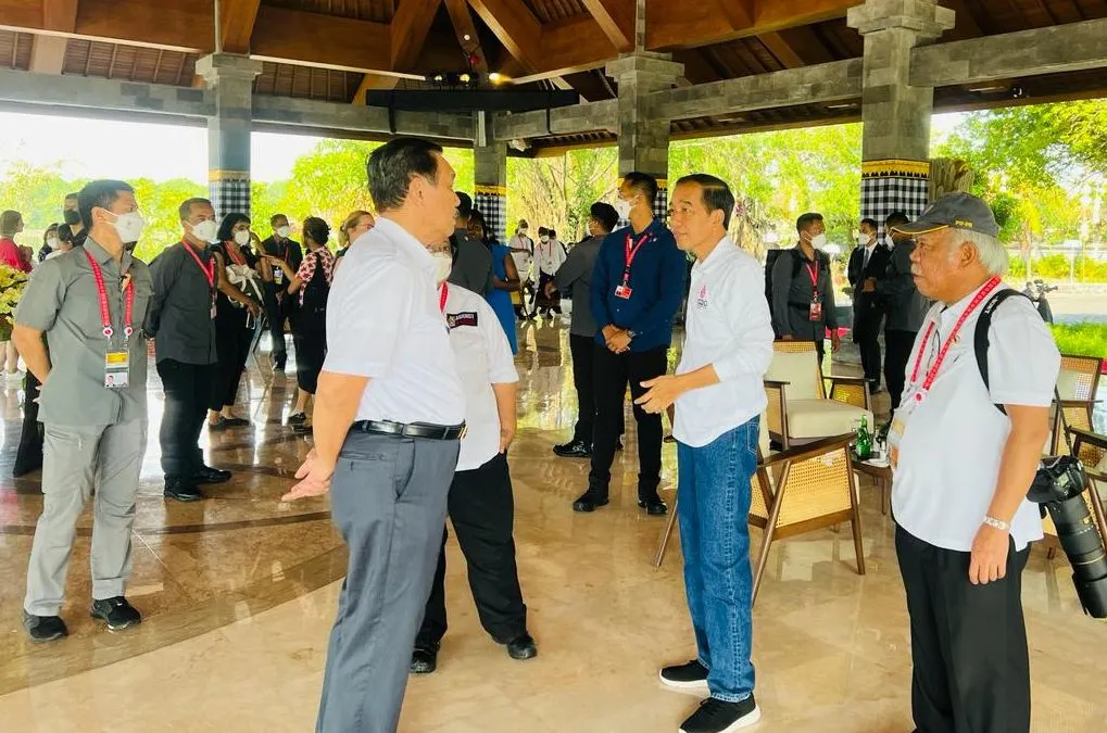 Profil Basuki Hadimuljono menarik untuk disimak. Pasalnya, orang yang memiliki jabatan di Indonesia ini menarik perhatian publik dengan mendadak jadi fotografer.