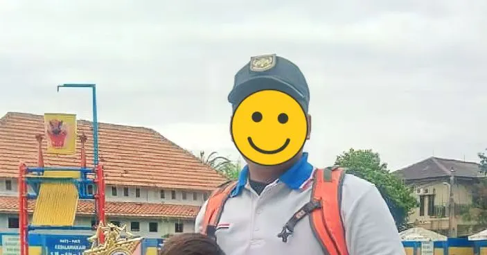  Pelaku berinisial AD seorang guru Tenaga Keja Kontrak (TKK) yang diduga melakukan pelecehan seksual terhadap murid SDN di daerah Kecamatan Jatiasih, Kota Bekasi,Jawa Barat