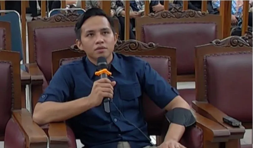 Bharada E memberikan sebuah kesaksian di mana ternyata atasannya Putri Candrawathi dan Brigadir J kerap bertukar HP.