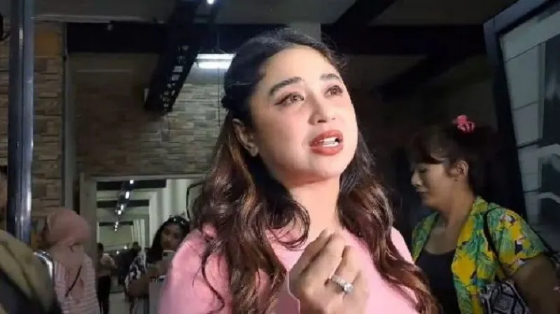 Dewi Persik Sambangi Polres Metro Jakarta Pusat untuk Laporkan Wanita yang Memfitnah Dirinya Jual Diri