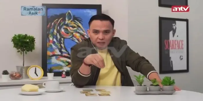 Hard Gumay meramal hubungan asmara Luna Maya dan Ariel Noah, Sumber gambar : Youtube ANTV Official)