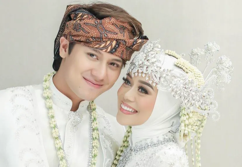 Keretakan rumah tangga Lesti Kejora dan Rizky Billar (Leslar) telah diramal oleh peramal Mama Ella pada tahun 2021.