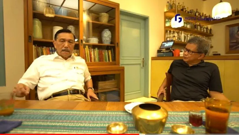 Luhut Binsar Pandjaitan bilang jika orang di luar Jawa jangan jadi presiden. Rocky Gerung sebut itu fakta antropologi.