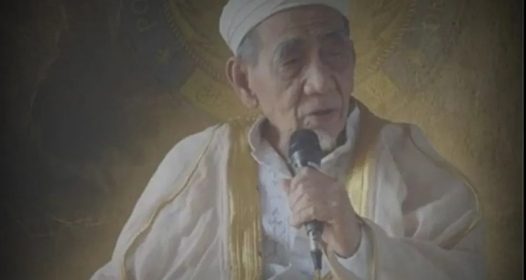 3 Amalan Dahsyat dari Mbah Moen Agar Rezeki Tak Putus dan Selamat Dunia Akhirat