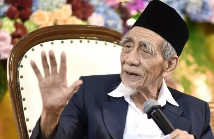 Mbah Moen: Pakaian yang Mengumbar Aurat Akan Mempersempit Rezeki, Simak Penjelasan Lengkapnya di Sini!