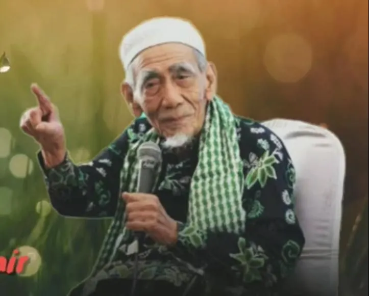 Mbah Moen Wariskan Amalan Tempel Kalimat Ini di Setiap Sudut Rumah