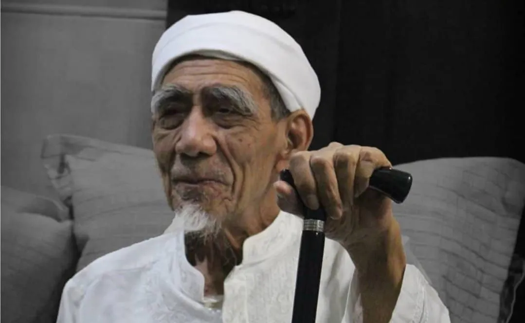 7 Karomah Mbah Moen Semasa Hidup, Menghentikan Hujan Lebat hingga Melipat Waktu