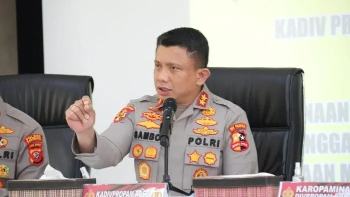 Ada 24 personel polisi yang akan segera dimutasikan buntut perkara pembunuhan Brigadir J yang dilakukan Irjen Ferdy Sambo.