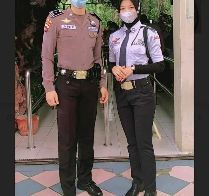 Ilustrasi seragam Satpam laki-laki yang mirip dengan Polisi.