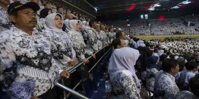  Acara puncak peringatan Hari Guru Nasional Tahun 2014 dan HUT Ke-69 Persatuan Guru Republik Indonesia (PGRI) di Istora Senayan, Jakarta, Kamis (27/11).