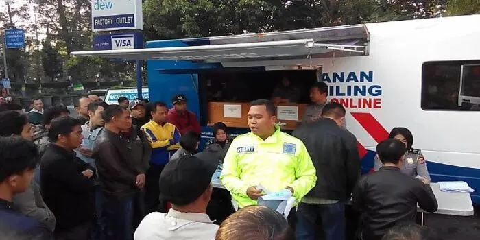 Ilustrasi Bus SIM Keliling. Layanan bus SIM Keliling di Jakarta pada hari ini Selasa 23 November 2021 untuk wilayah Ibu Kota bisa ditemui di sejumlah lokasi