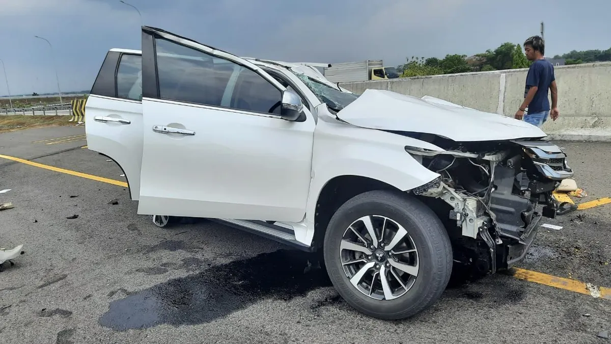 Kondisi mobil Vanessa Angel dan suaminya usai kecelakaan