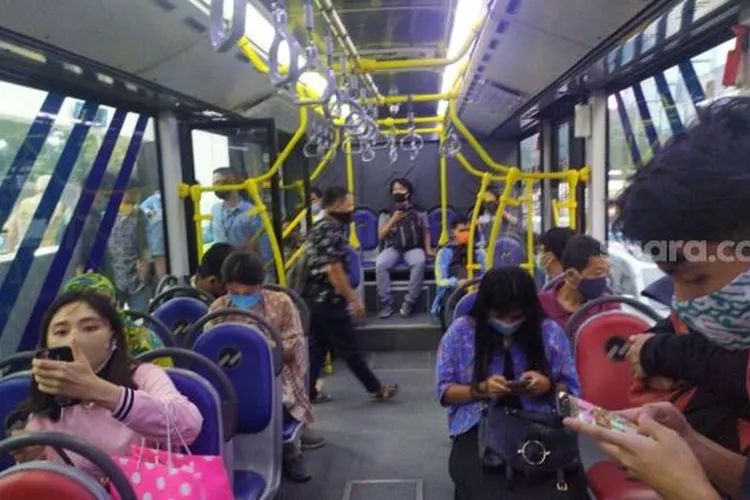 Ilustrasi suasana Transjakarta / Suara.com