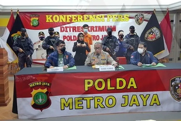 Polisi Tangkap Pelaku Perampokan dan Pemerkosaan ABG di Bekasi / Fichri Hakiim