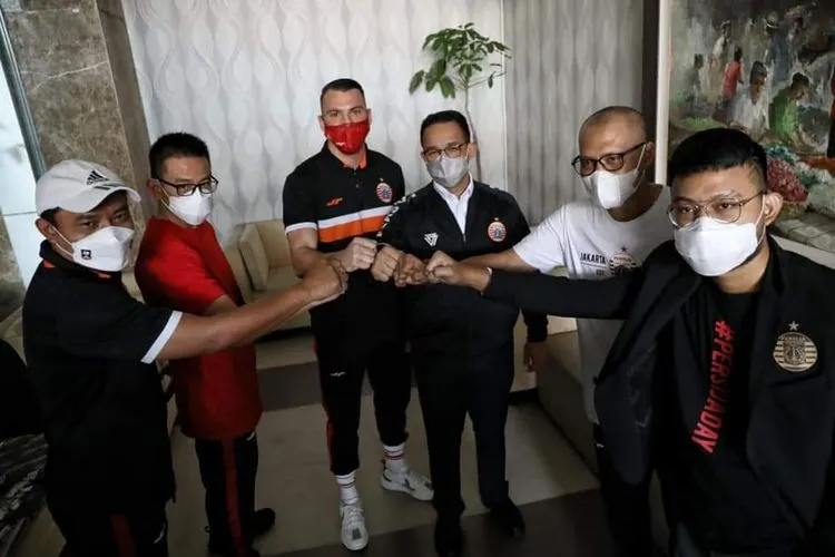 Anies saat mampir di Solo di tempat Persija Jakarta menginap dalam persiapan leg ke-2 Final Piala Menpora/dok: Facebook Anies Baswedan