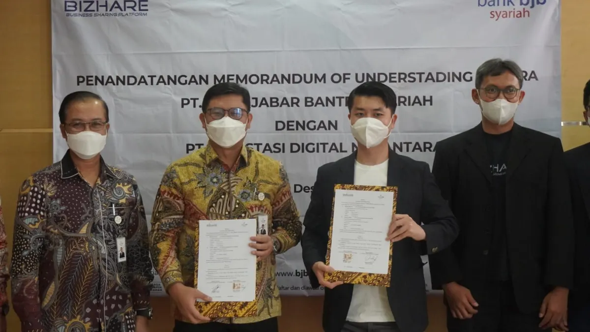 Penandatangan MOU antara bank bjb Jabar dengan direksi Bizhare