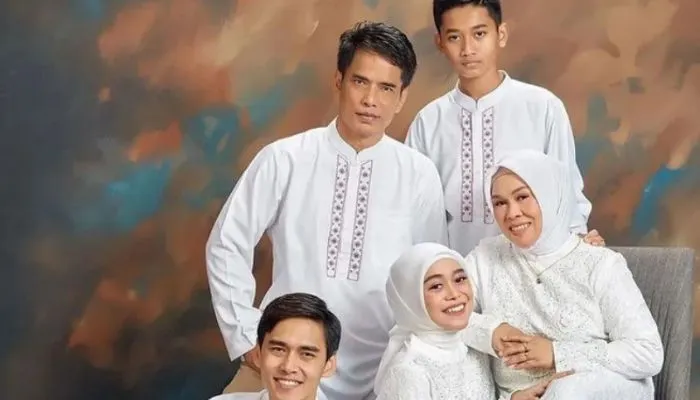 Keluarga Lesti Kejora.
