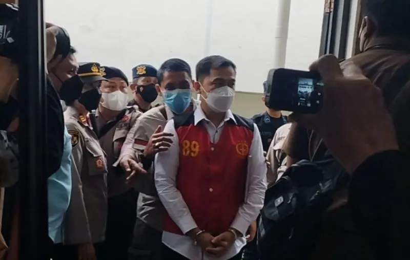 Arif Rachman Arifin saat menjalani proses persidangan di Pengadilan Negeri Jakarta Selatan.
