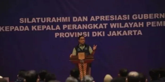 Gubernur DKI Jakarta Anies Baswedan memberikan sambutan ketika mengumpulkan pimpinan wilayah di Ancol, Jakarta, Selasa (28/12/2021).
