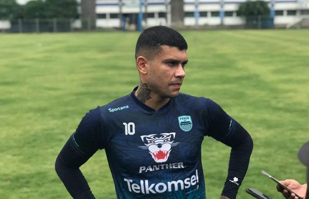 Penyerang Persib Bandung, Ciro Alves.