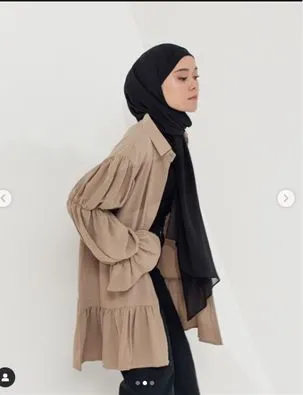 Pose sakit perut Lesti Kejora