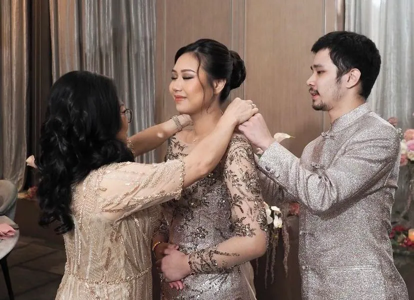 Pasangan influencer Jess No Limit dan Sisca Kohl sudah gelar acara tingjing atau Kalungan pada Agustus lalu.