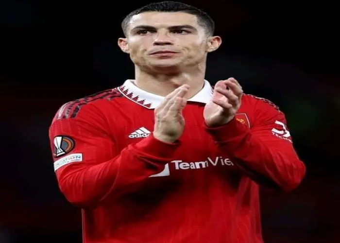  Cristiano Ronaldo tinggalkan Manchester united