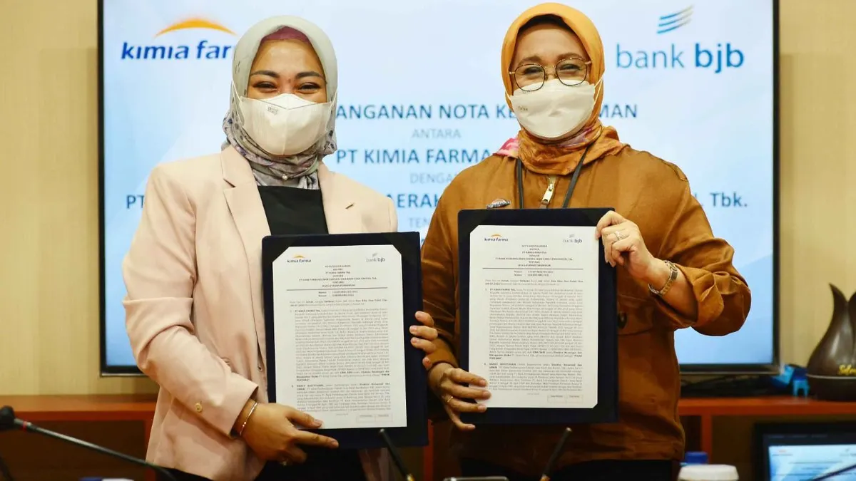 Bank bjb melakukan penandatanganan Nota Kesepahaman dengan PT Kimia Farma, pada Jumat (8/7) di Kantor Pusat Kimia Farma Jakarta.