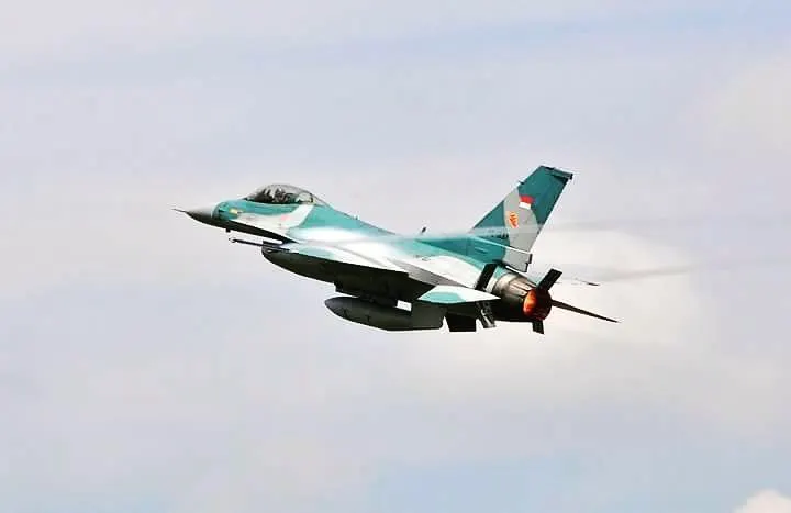 Pesawat tempur T-50i Golden Eagle milik TNI AU jatuh di Desa Nginggil, Kecamatan Kradenan, Kabupaten Blora, Jawa Tengah.