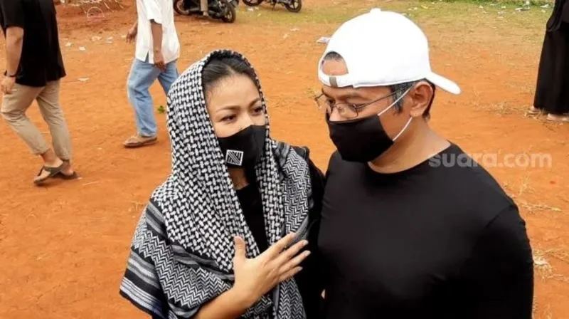 Nirina Zubir dan suaminya, Ernest