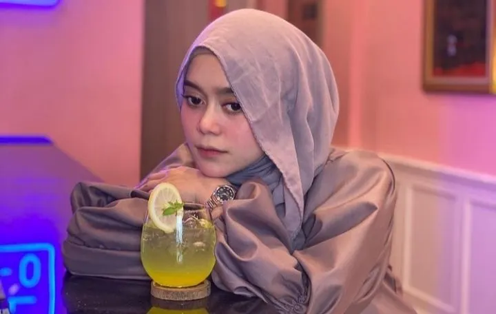 Kepergian Lesti Kejora untuk menjalankan umrah rupanya bukan tanpa sepengetahuan Rizky Billar.