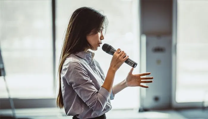 Tips Public Speaking Untuk Pemula, Lakukan ini Jika Ingin Tampil Lebih PD