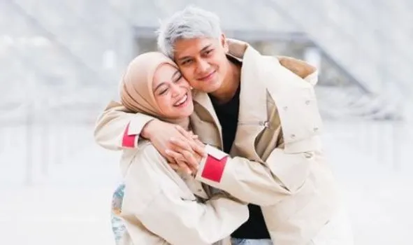 Rey Mbayang didapuk menjadi suami idaman, Rizky Billar justru tersandung KDRT yang terancam 15 tahun penjara.